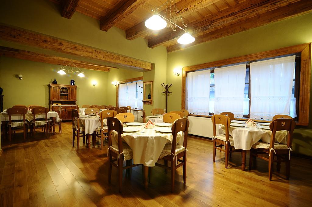 Pensiunea Tohanu Vechi Zarnesti Exterior foto